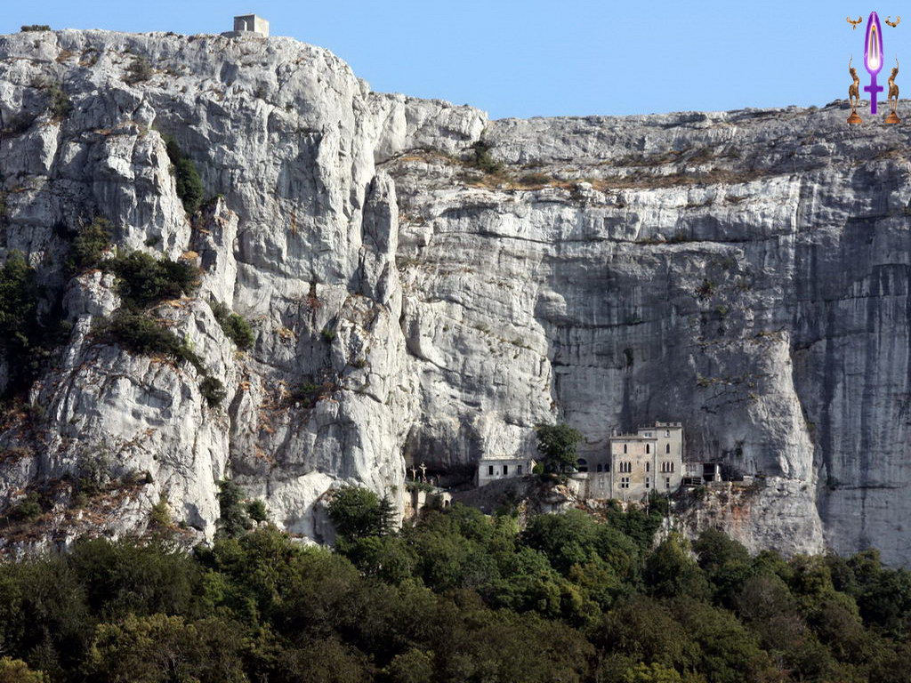 Cliquez sur la Photo pour quitter le Diaporama et Ouvrir la Photo correspondante...