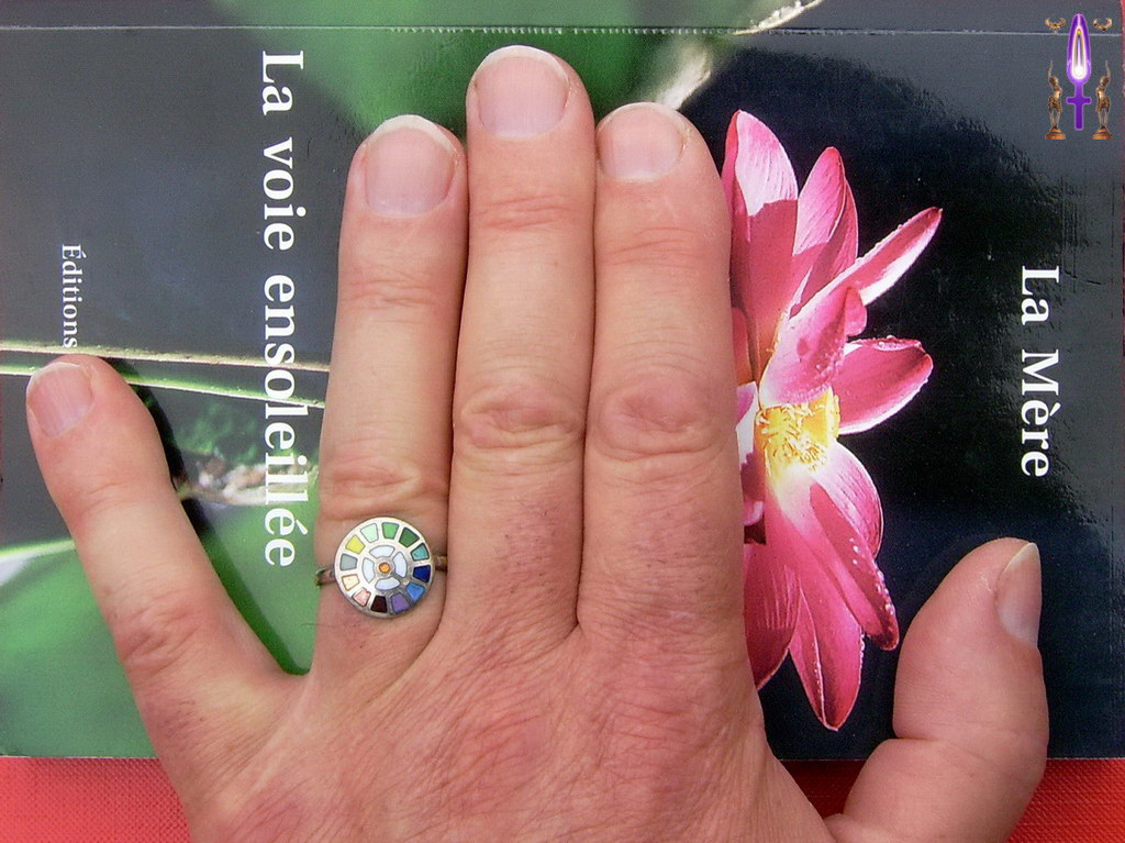 Album Magique d'Isapierre, Episode No 40 : Découverte de la Voie Ensoleillée, le chemin exceptionnel de la Mère...