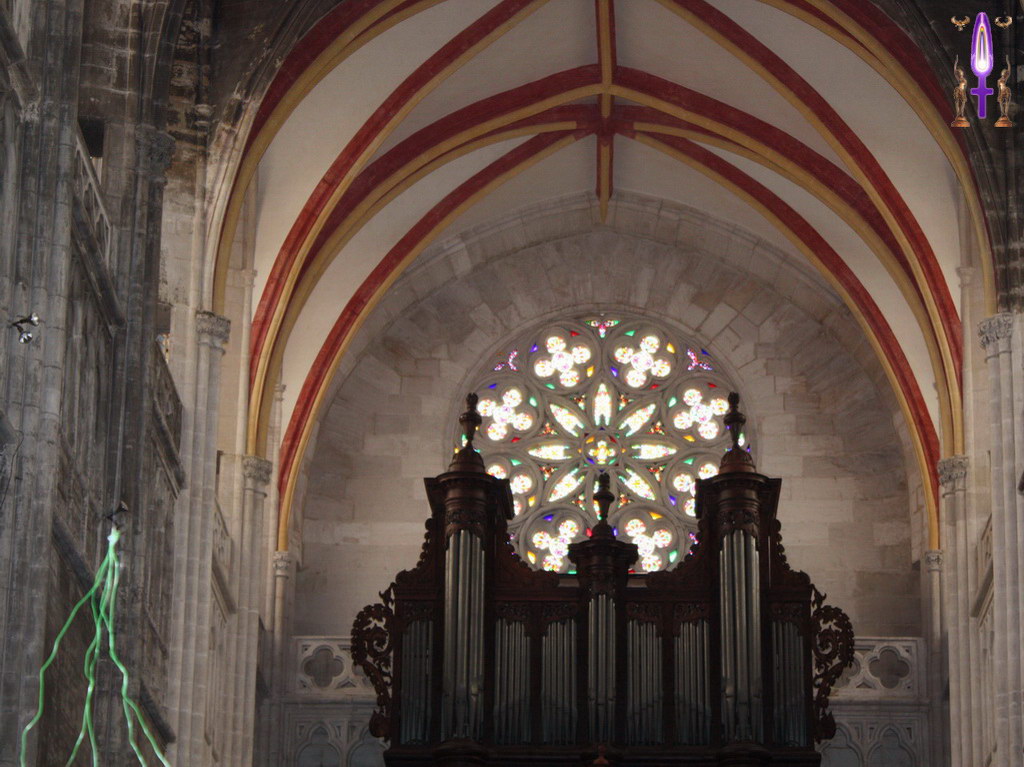 Album Magique d'Isapierre, Episode No 64 : Un fabuleux message d'encouragement de mes Guides spirituelles depuis le Chœur de la cathédrale Saint Vincent de Chalon-sur-Saône...