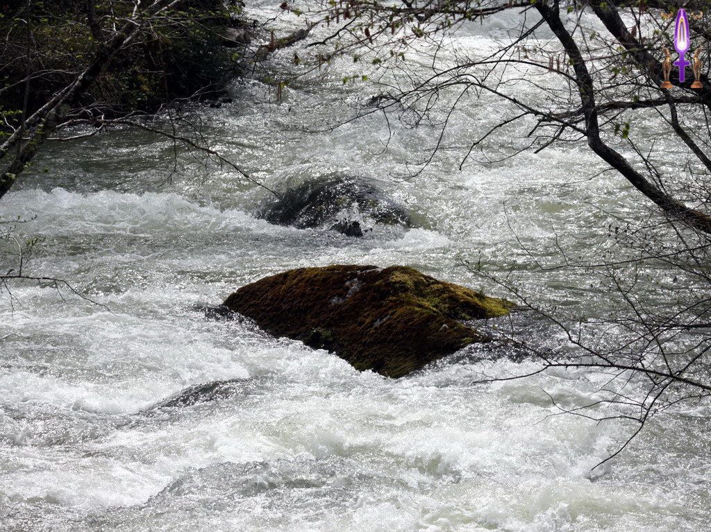 Album Magique d'Isapierre, Episode No 69 : Au Coeur de ce qui parait être une tourmente, il y a toujours un espace calme et paisible...