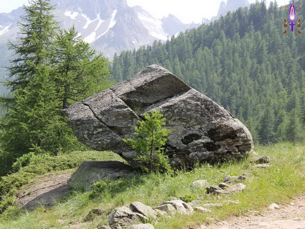 Croix de Lumière, Photo de la Série Q No 010 
