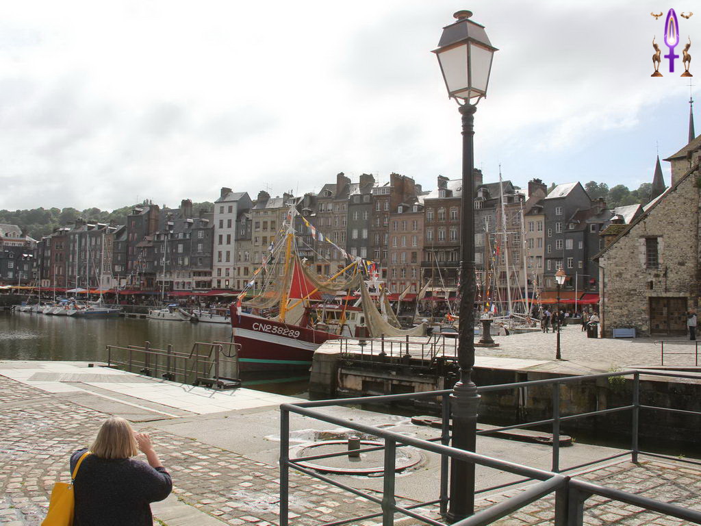 Croix de Lumière, Photo de la Série Q No 85 
