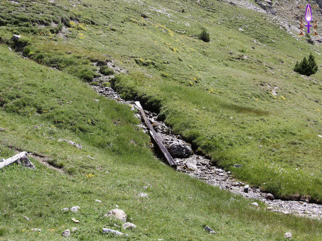 Croix de Lumière, Photo de la Série R No 090 
