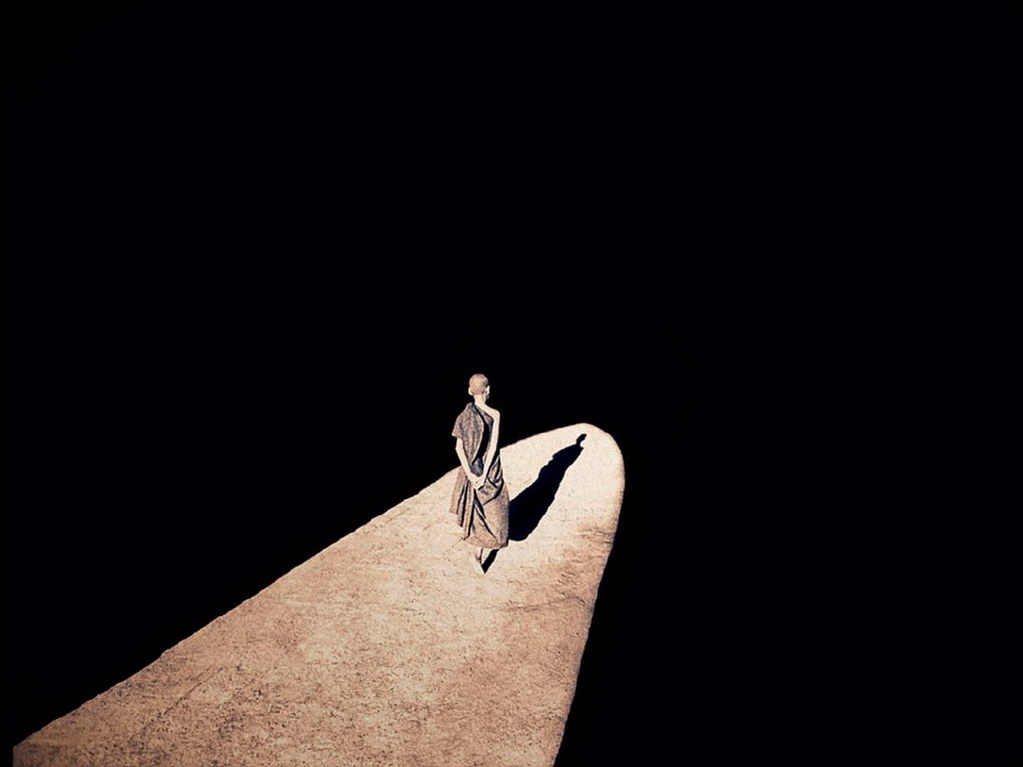 Croix de Lumière, Photo Ashes and snow No 2 