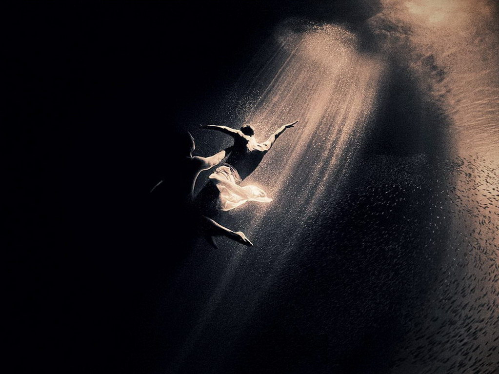 Croix de Lumière, Photo Ashes and snow No 19 