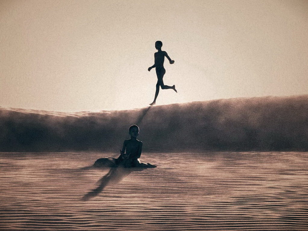 Croix de Lumière, Photo Ashes and snow No 43 