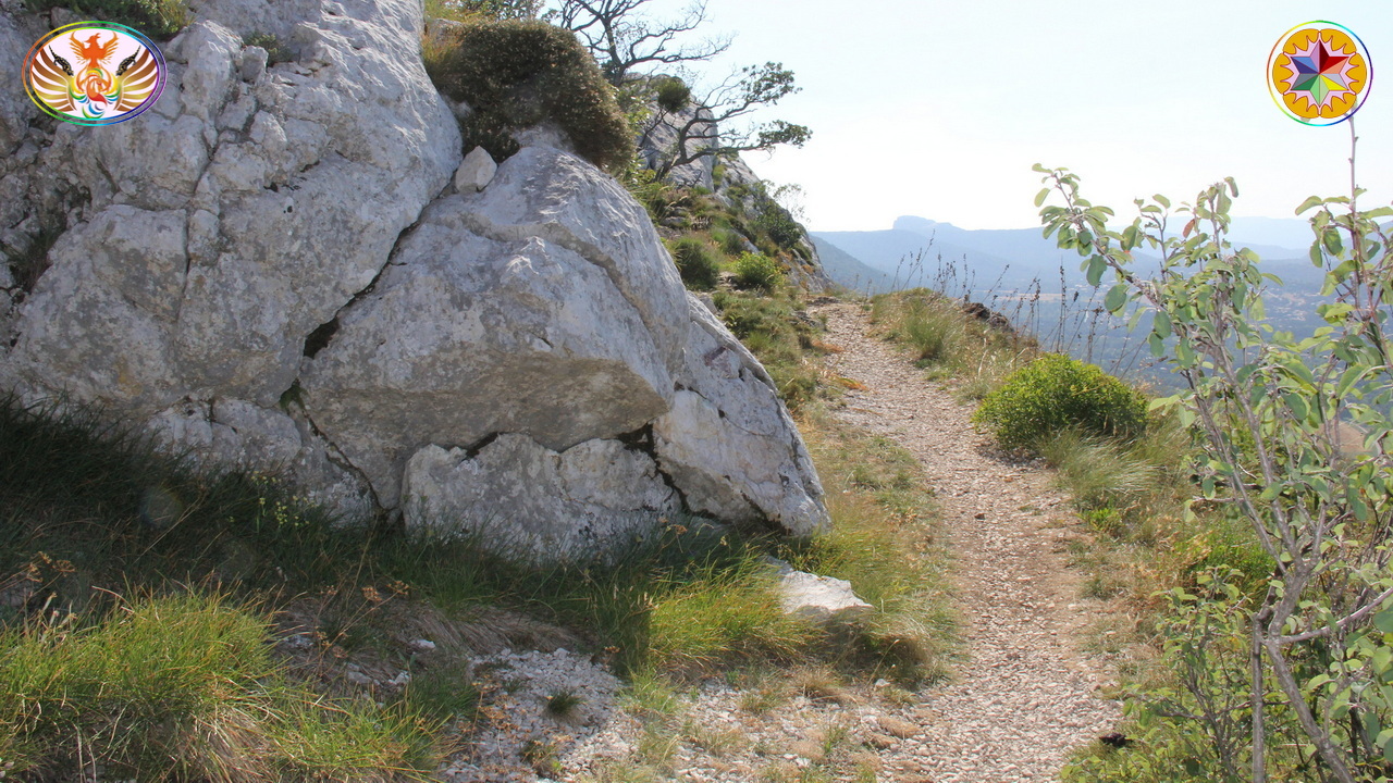 Croix de Lumière, Image de la Sainte-Baume d'Isapierre No 038 