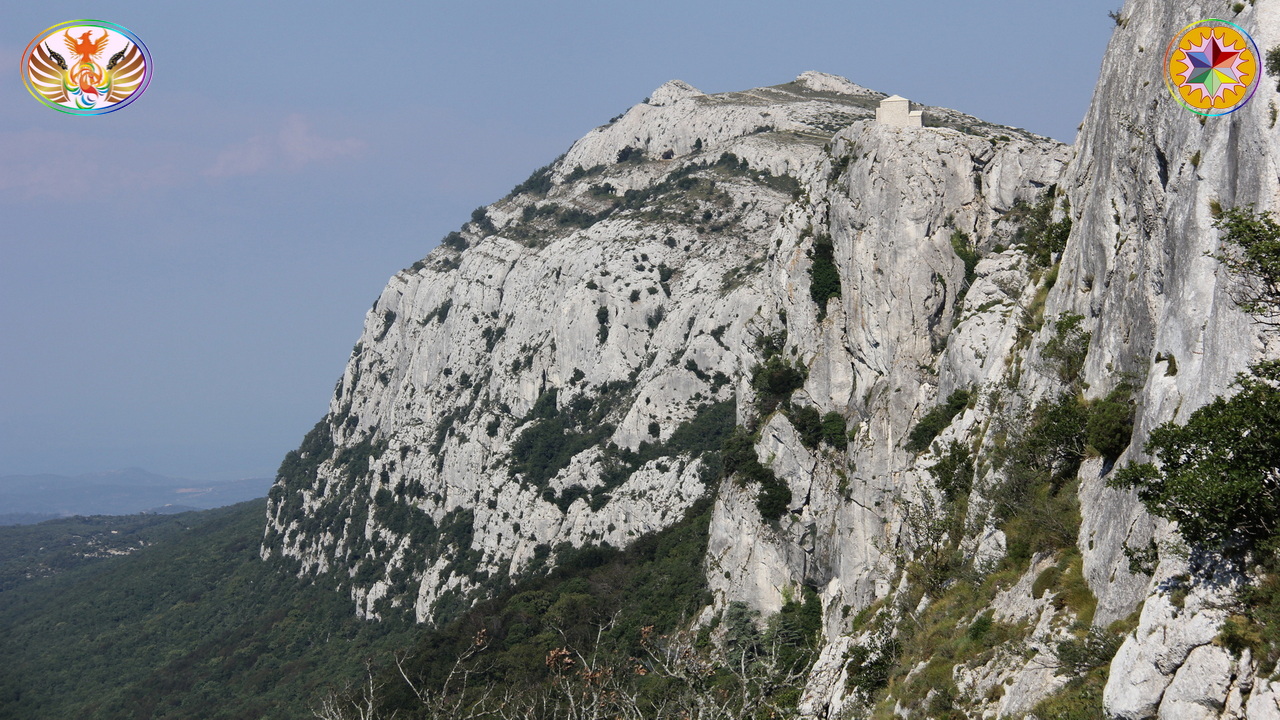 Croix de Lumière, Image de la Sainte-Baume d'Isapierre No 048 