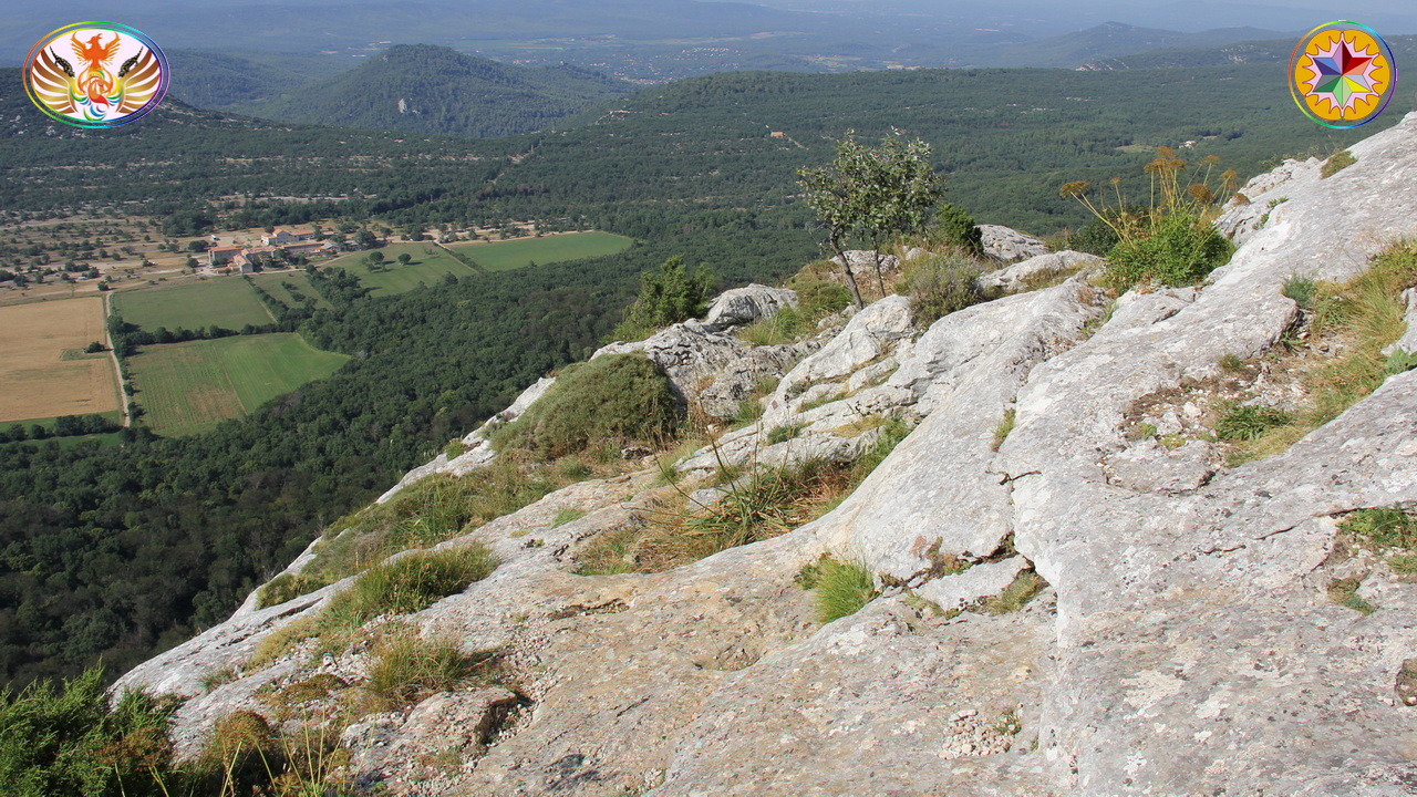 Croix de Lumière, Image de la Sainte-Baume d'Isapierre No 052 