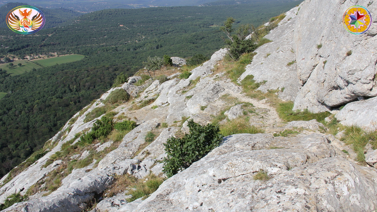 Croix de Lumière, Image de la Sainte-Baume d'Isapierre No 053 