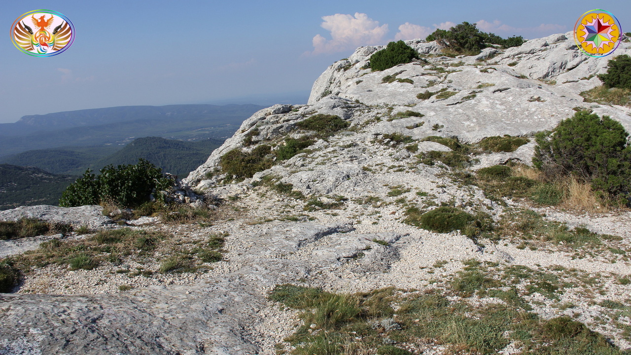 Croix de Lumière, Image de la Sainte-Baume d'Isapierre No 054 