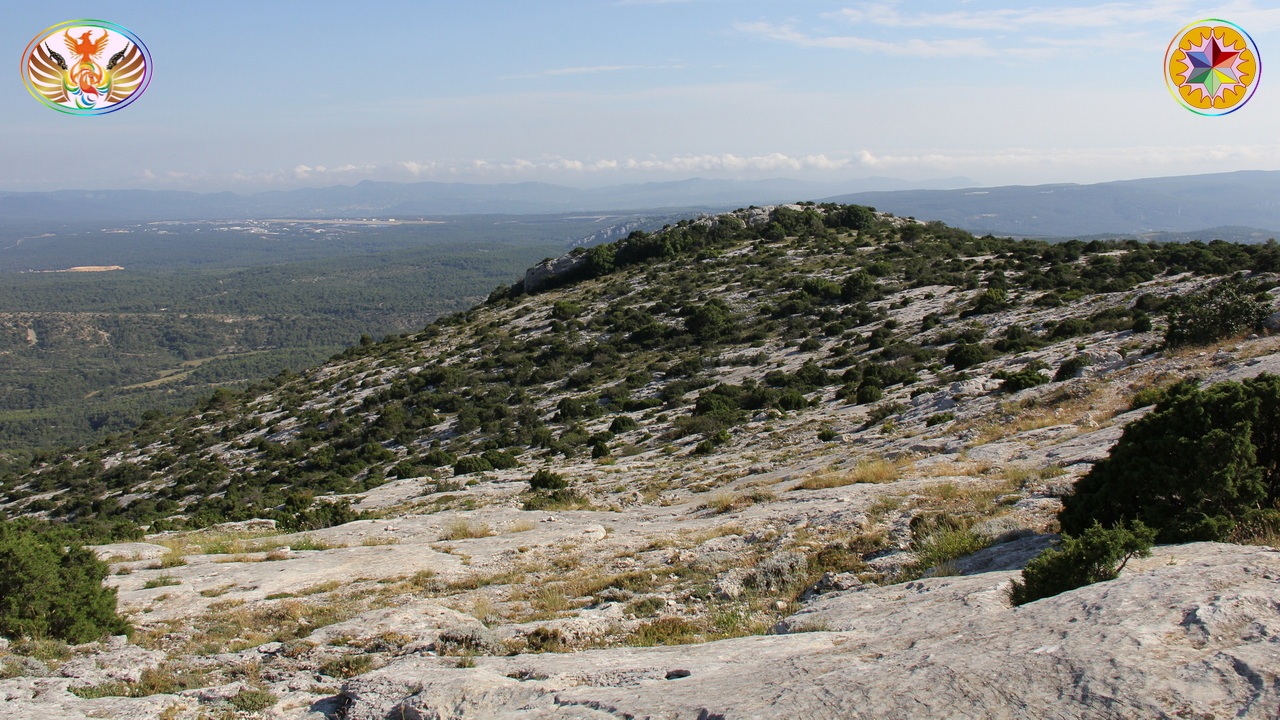 Croix de Lumière, Image de la Sainte-Baume d'Isapierre No 065 