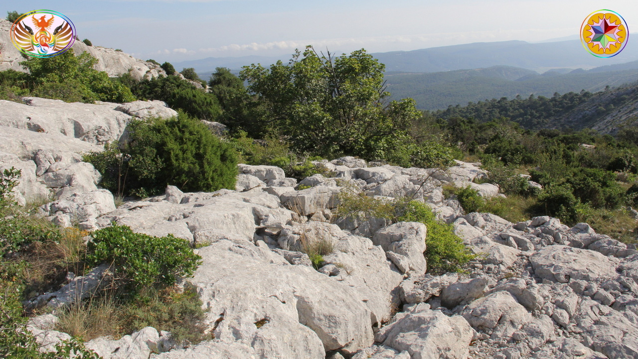 Croix de Lumière, Image de la Sainte-Baume d'Isapierre No 082 