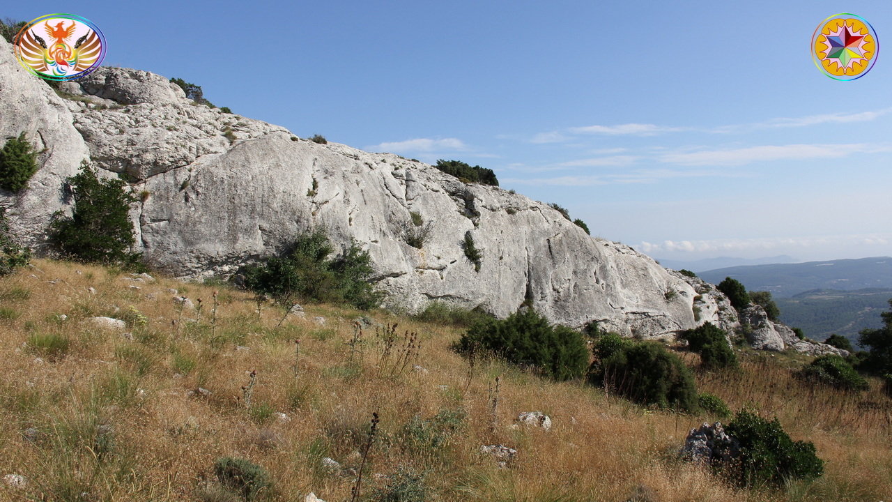 Croix de Lumière, Image de la Sainte-Baume d'Isapierre No 084 