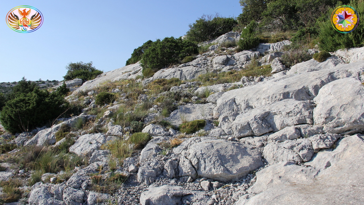 Croix de Lumière, Image de la Sainte-Baume d'Isapierre No 103 