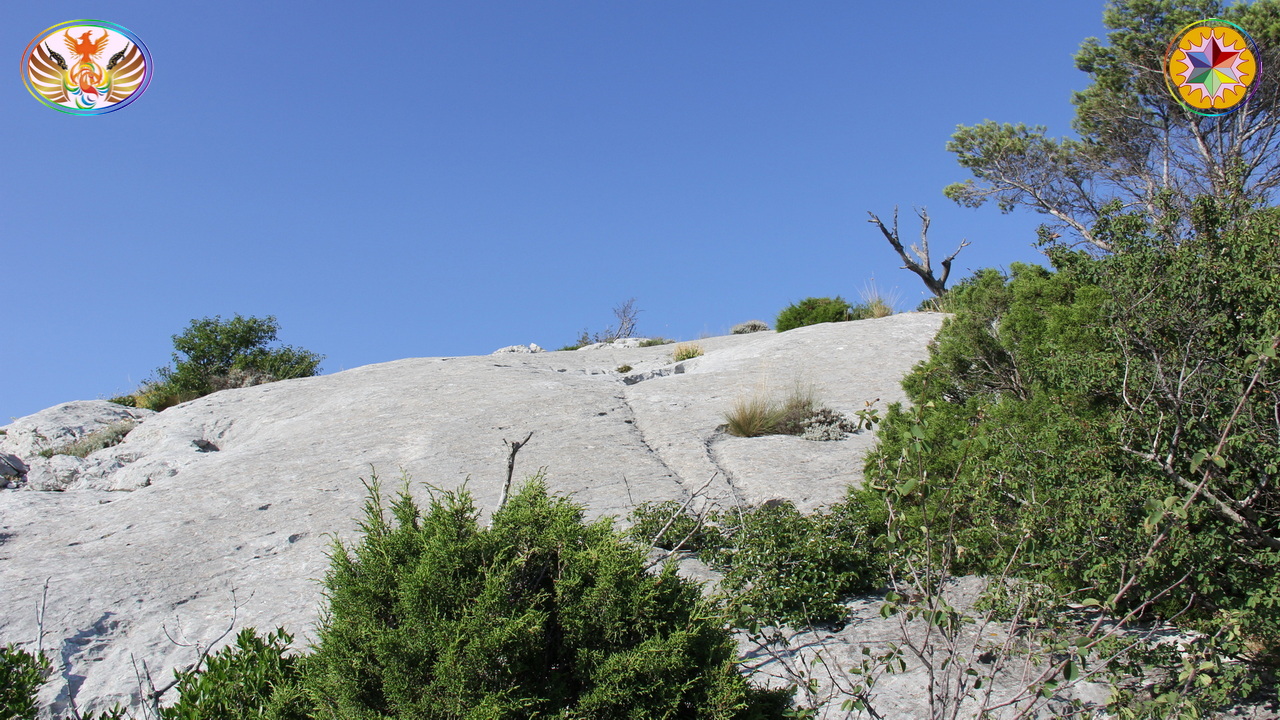Croix de Lumière, Image de la Sainte-Baume d'Isapierre No 104 