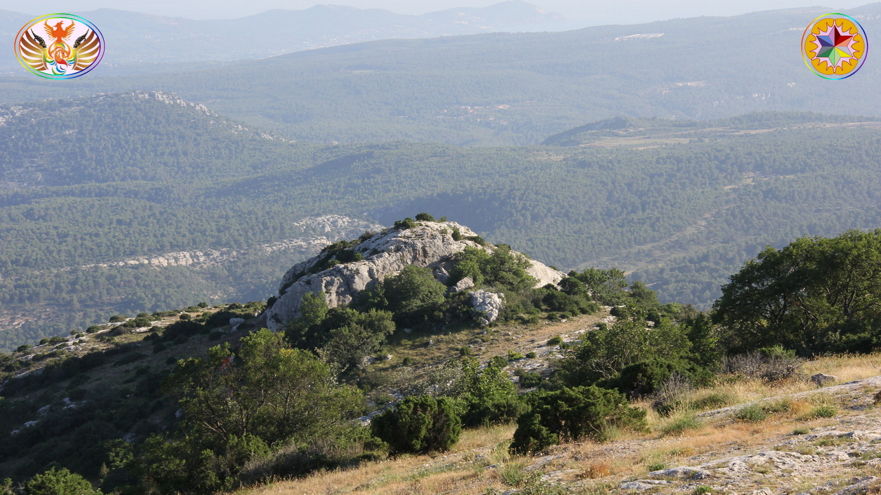 Croix de Lumière, Image de la Sainte-Baume d'Isapierre No 139 