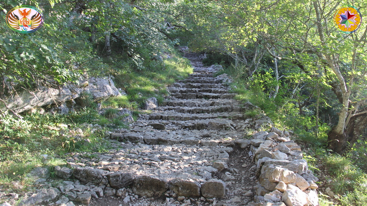 Croix de Lumière, Image de la Sainte-Baume d'Isapierre No 143 
