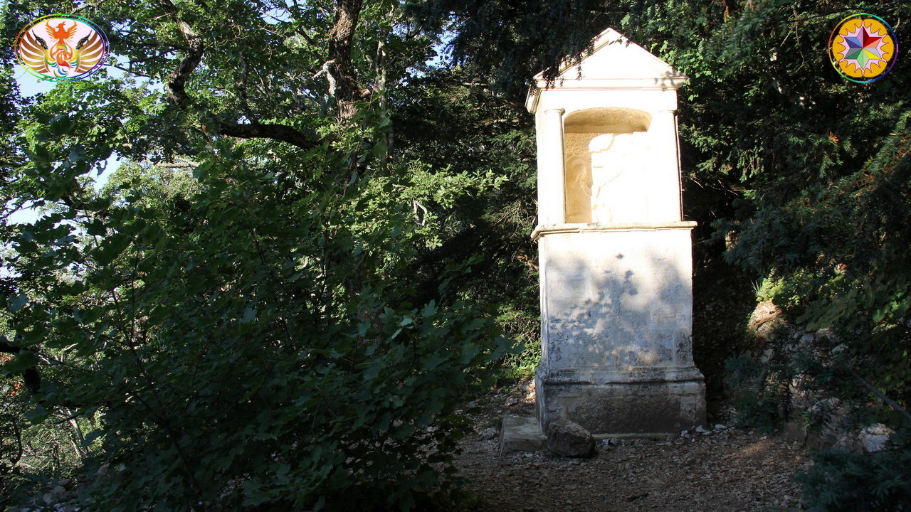 Croix de Lumière, Image de la Sainte-Baume d'Isapierre No 146 