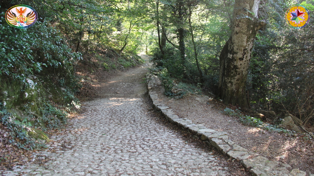 Croix de Lumière, Image de la Sainte-Baume d'Isapierre No 154 