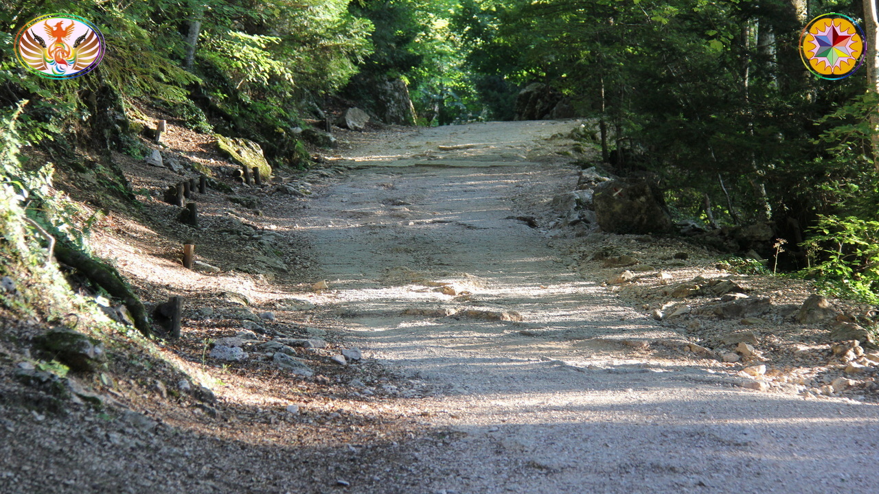 Croix de Lumière, Image de la Sainte-Baume d'Isapierre No 162 