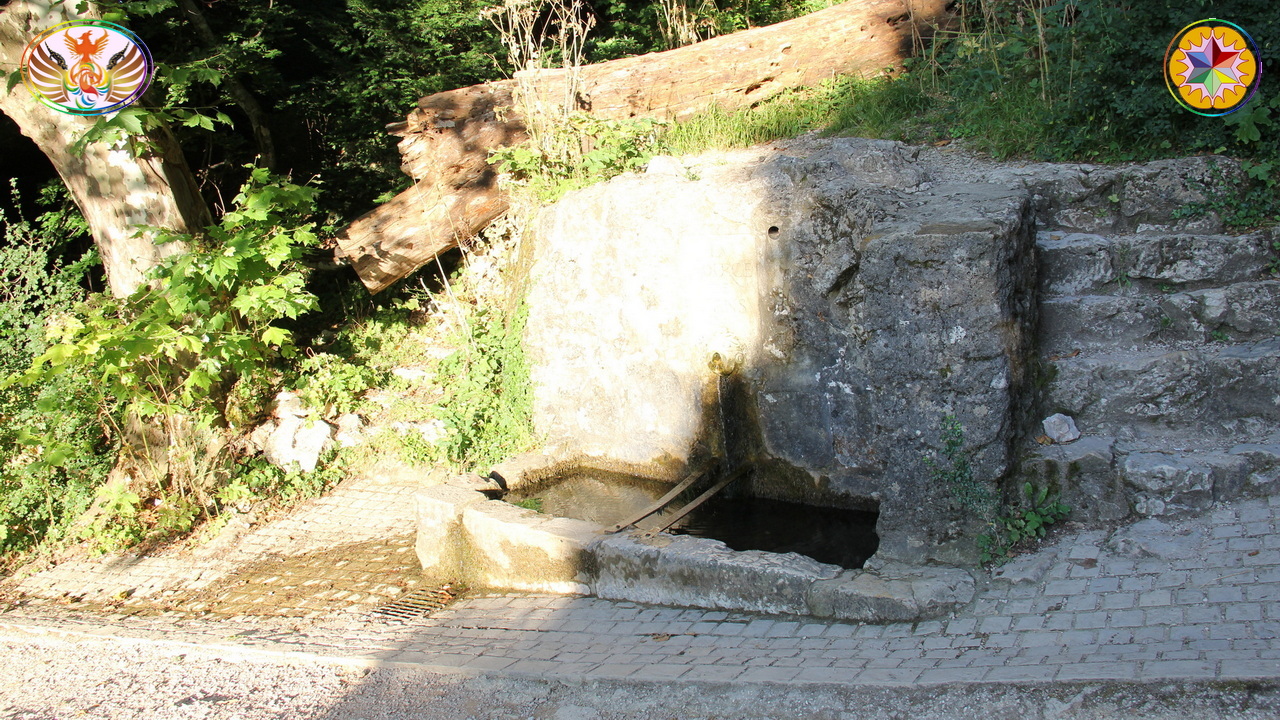 Croix de Lumière, Image de la Sainte-Baume d'Isapierre No 166 