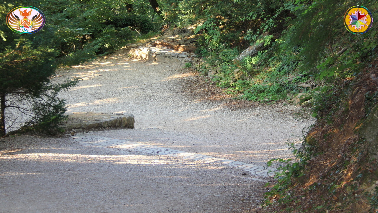 Croix de Lumière, Image de la Sainte-Baume d'Isapierre No 171 