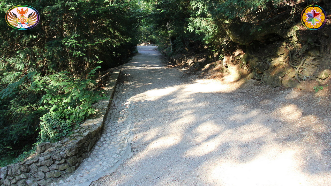 Croix de Lumière, Image de la Sainte-Baume d'Isapierre No 174 