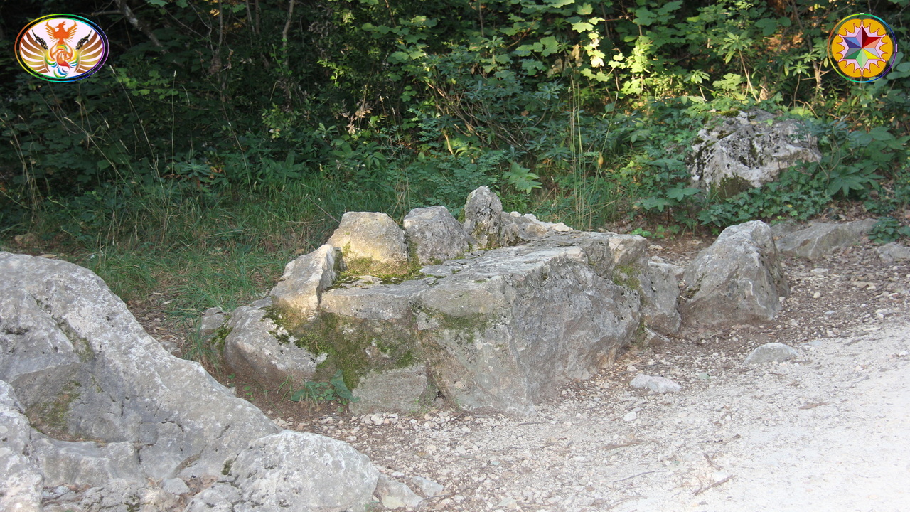 Croix de Lumière, Image de la Sainte-Baume d'Isapierre No 178 