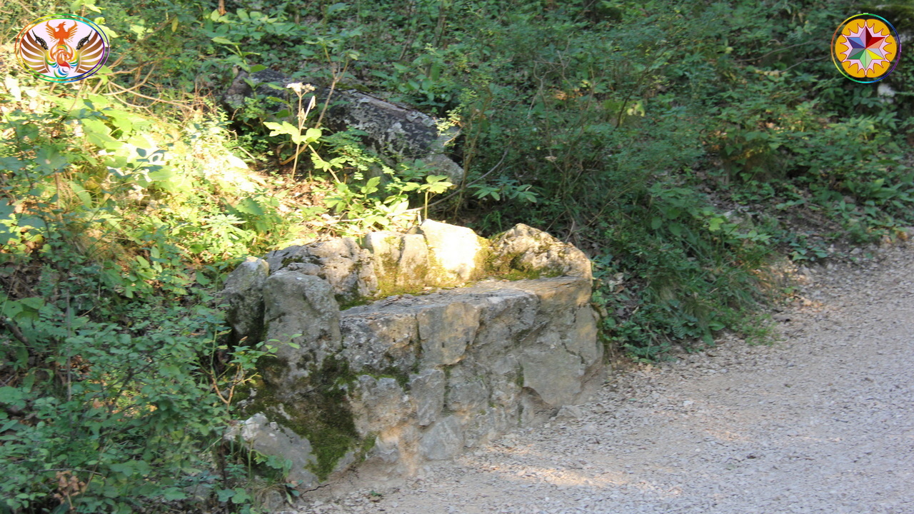 Croix de Lumière, Image de la Sainte-Baume d'Isapierre No 183 