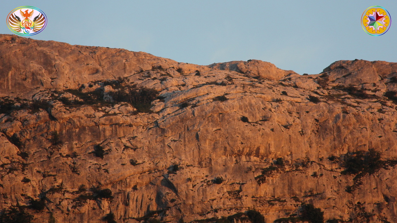 Croix de Lumière, Image de la Sainte-Baume d'Isapierre No 210