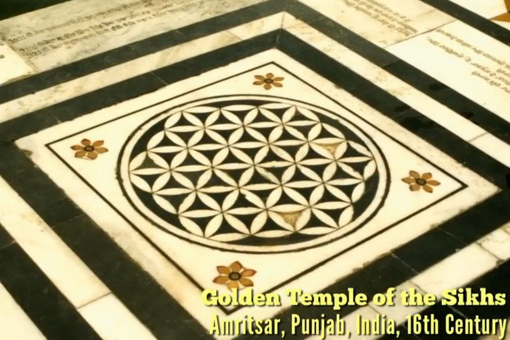 Croix de Lumière, Photo d'ISAPIERRE du Film THRIVE No 36 