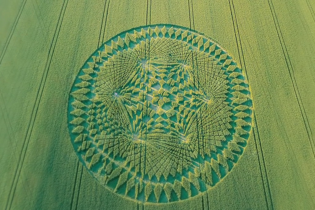 Croix de Lumière, Photo d'ISAPIERRE du Film THRIVE No 48 