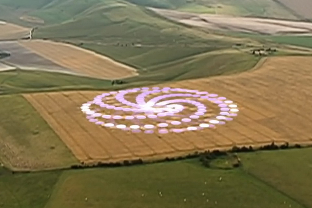 Croix de Lumière, Photo d'ISAPIERRE du Film THRIVE No 55 