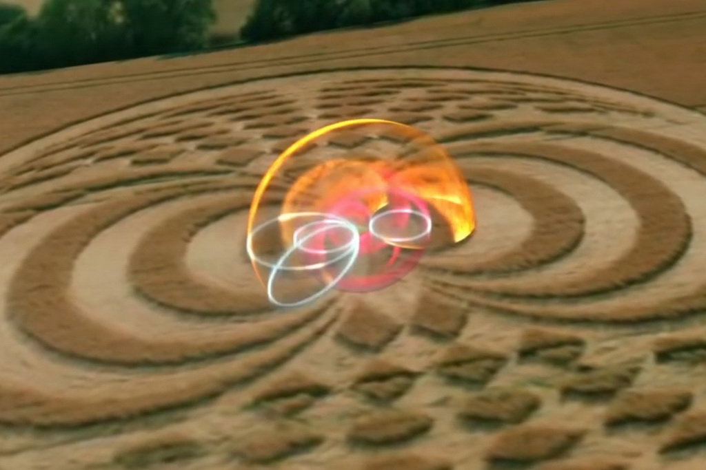 Croix de Lumière, Photo d'ISAPIERRE du Film THRIVE No 59 