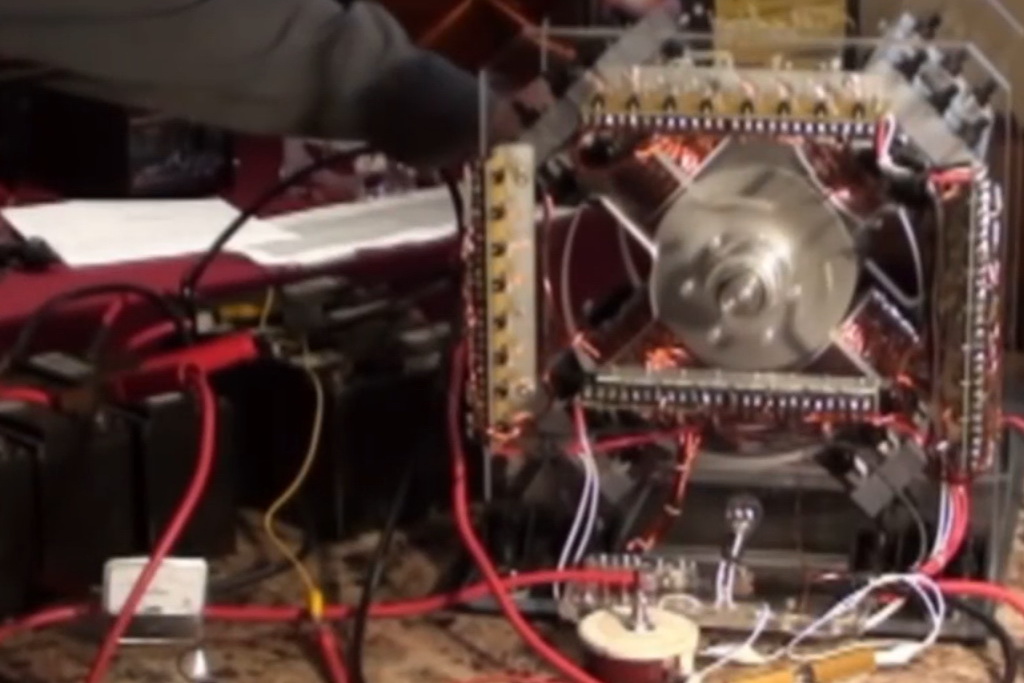 Croix de Lumière, Photo d'ISAPIERRE du Film THRIVE No 74 