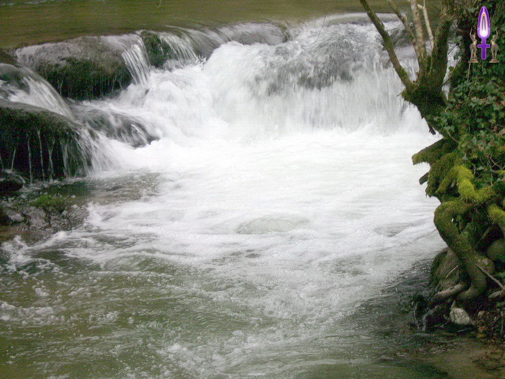 Espace No 3 : Comprendre la nécessité et le sens de la chute nous évite de rester entre deux zones assez troubles alors que rien ne peut vraiment nous retenir...