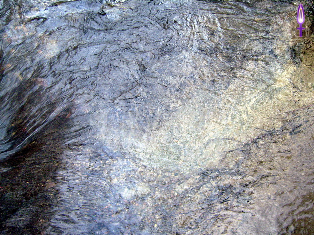 Espace No 33 : Se percevoir pleinement dans sa véritable essence, réaliser enfin que cette lumière que nous voyons n'est que le reflet de notre propre Lumière...