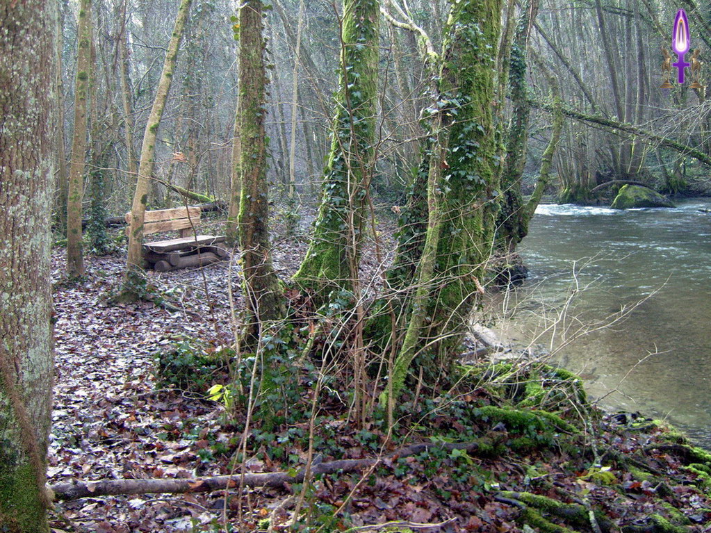Espace No 42 : Appréciez toujours le mieux possible le moment présent en n'hésitant jamais à marquer une pause. Cela permet de faire calmement un tour d'horizon avant de continuer dans le bon sens...