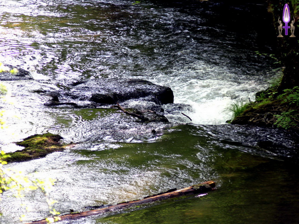 Espace No 75 : Vivre, c'est se concentrer sur le point le plus important. Les détails ne sont importants que pour donner des nuances plus subtiles mais ils ne doivent surtout pas être ignorés, ils sont importants...